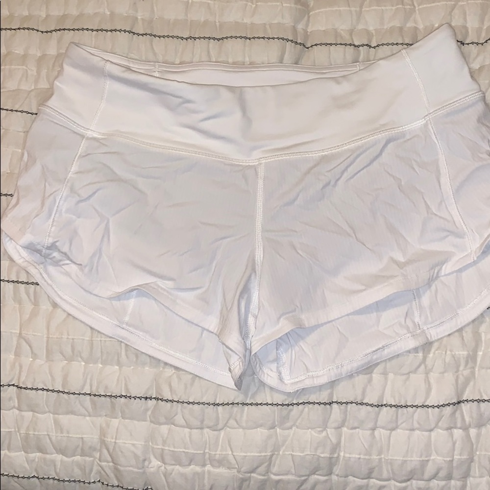 White lulu shorts 2.5 inseam